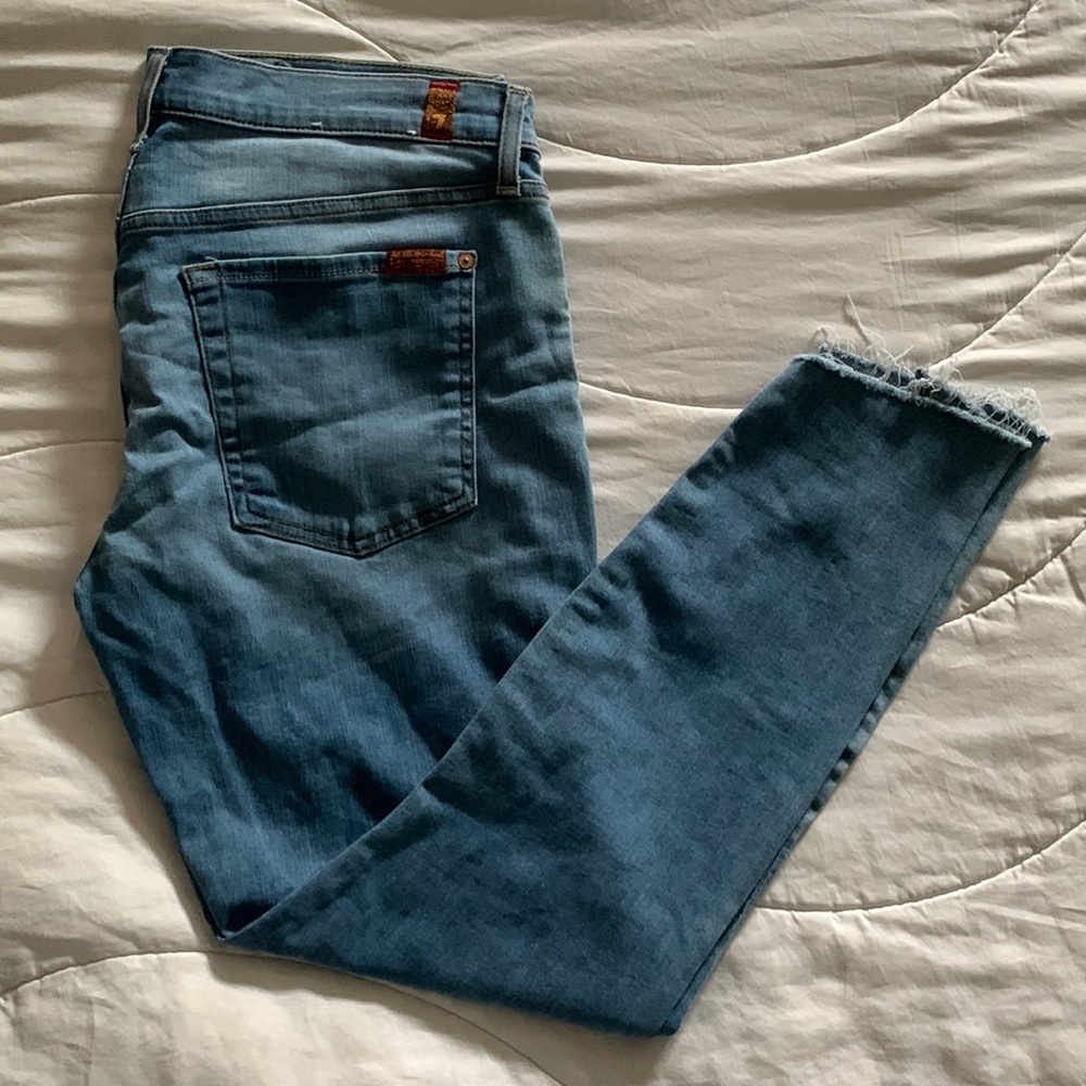 Cropped 7-for all mankind light wash jeans - size 32